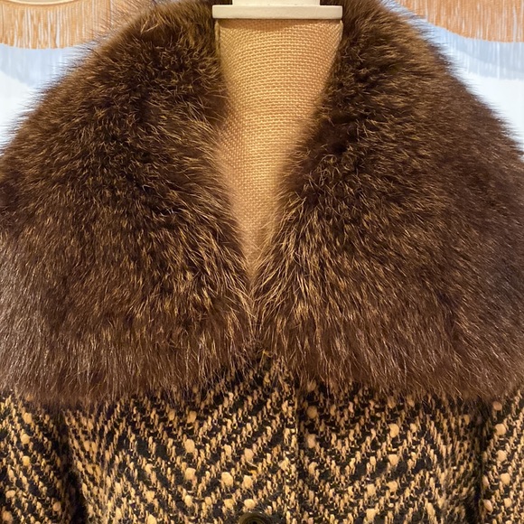 DANA Buchman fabulous coat with detachable beaver collar, size 6 - Picture 4 of 16